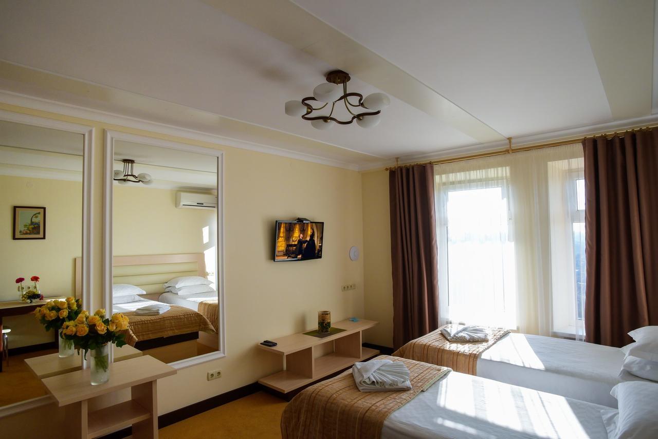 Aparthotel On Klinichna St. Kiev Exterior foto